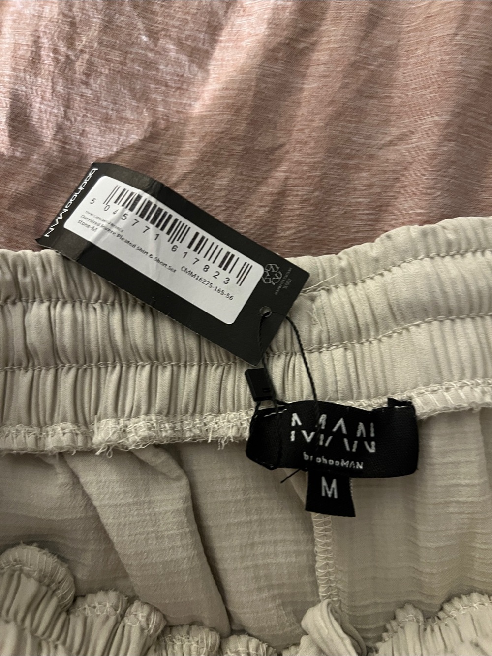 Boohoo Man Oversized Reverse Pleated Short Set - Picture 10 of 12